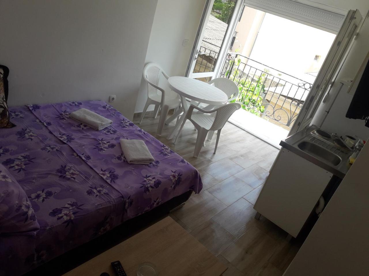 Apartment Perutovic Sutomore Exterior foto